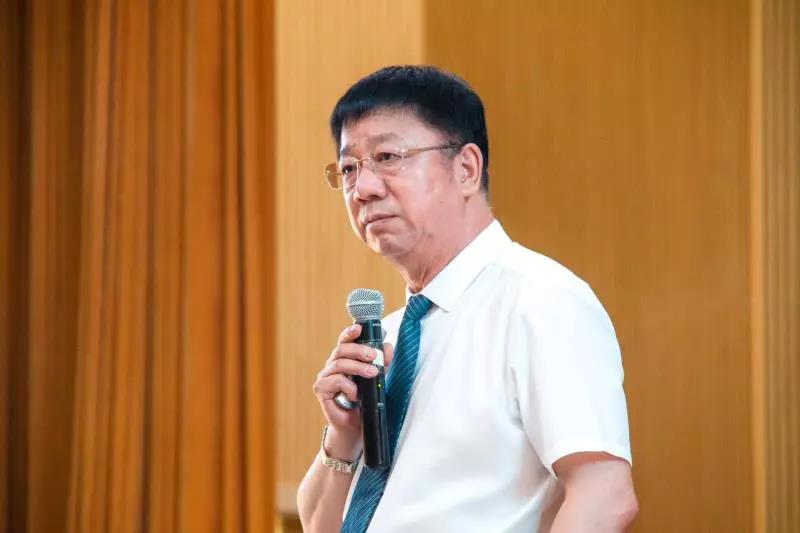 齐齐哈尔工程学院党委书记院长曹勇安教授应邀来校讲座