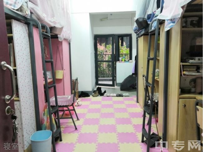 重庆艺术工程职业学院寝室图片,校园环境好吗?
