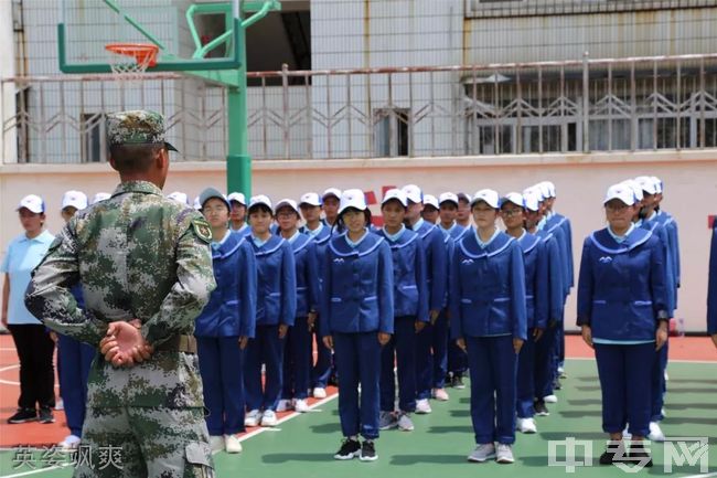 大理州民族中学寝室图片,校园环境好吗?