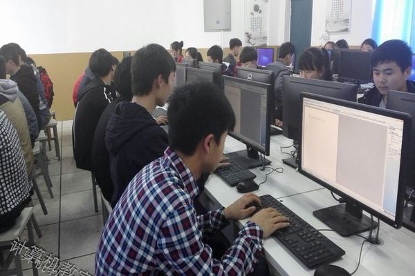 杨陵区职业技术教育中心计算机教室