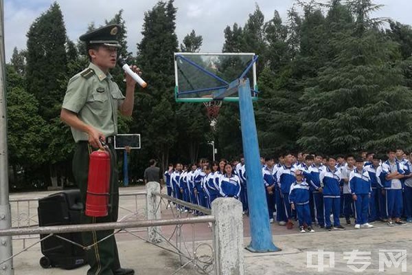 广南县民族职业高级中学消防演练