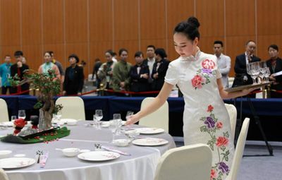 四川省什邡市职业中专学校实习生风采