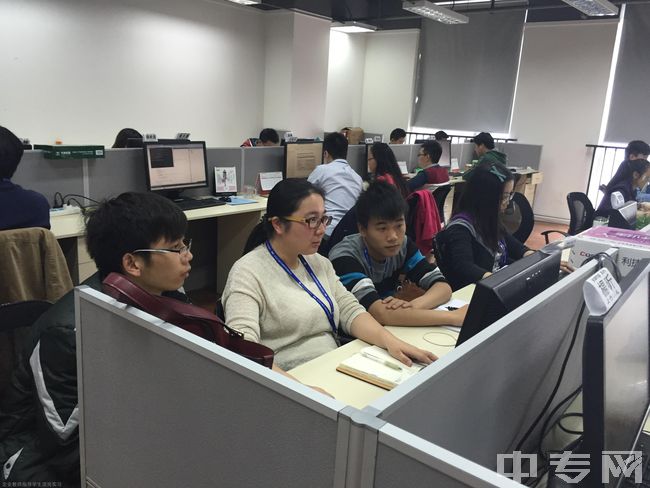 重庆科创职业学院企业教师指导学生顶岗实习