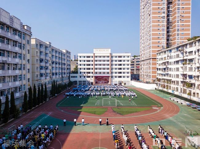 简阳市阳安中学操场集会