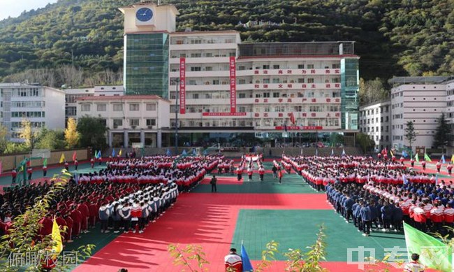 马尔康中学俯瞰校园