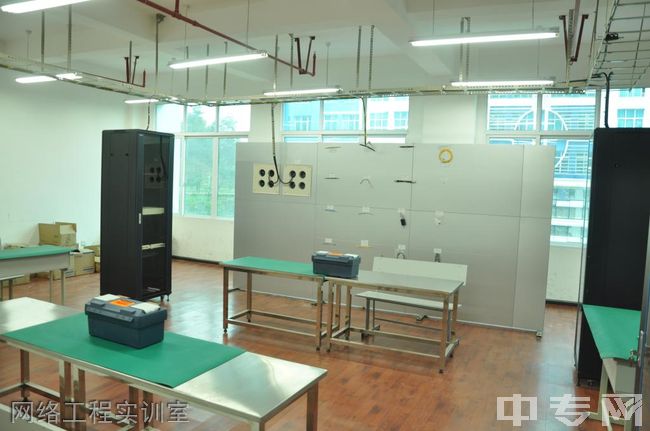 贵州职业技术学院网络工程实训室
