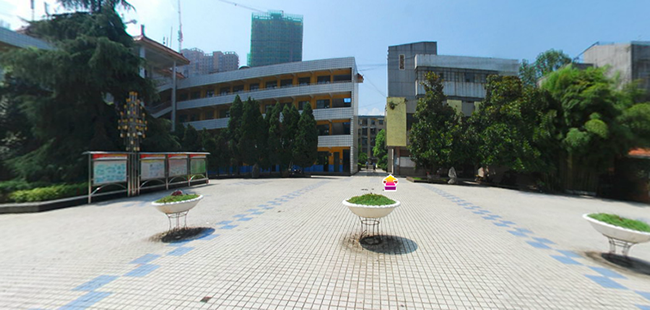 铜仁市民族中学广场