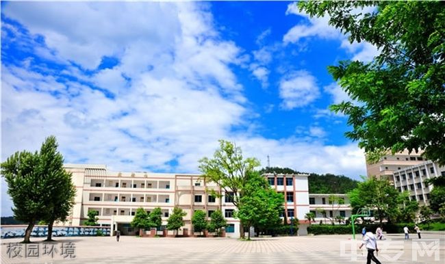 开阳县第一中学校园环境