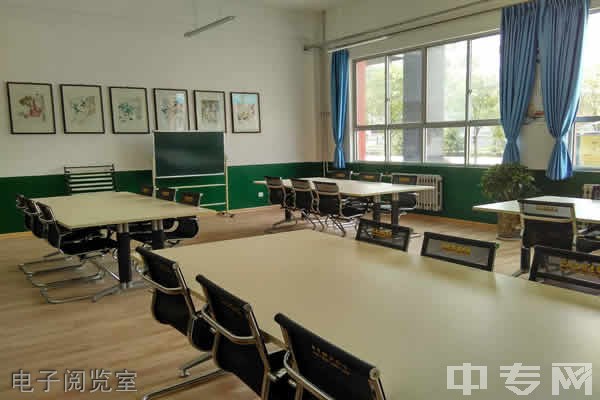 宝鸡文德中学电子阅览室