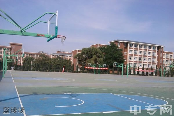 昭通市一中篮球场