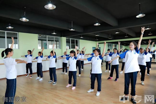 罗平县第三中学舞蹈教室