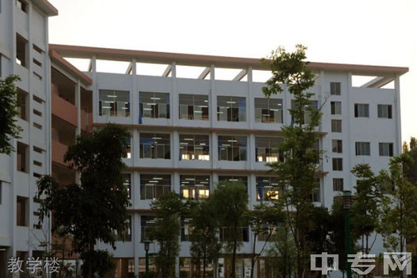 麻栗坡民族中学教学楼