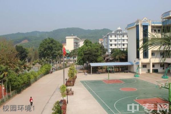 勐腊县第一中学校园环境1