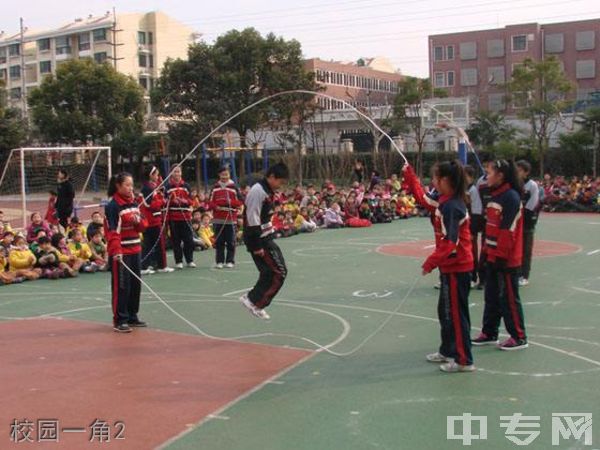 山西省汾阳中学校园一角2