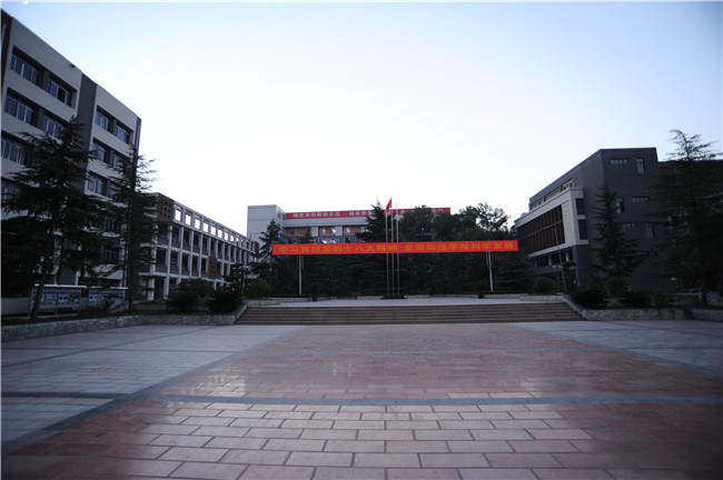 重庆九龙坡职教中心图片