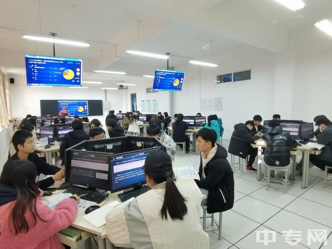甘肃财贸职业学院（中专部）计算机实训课