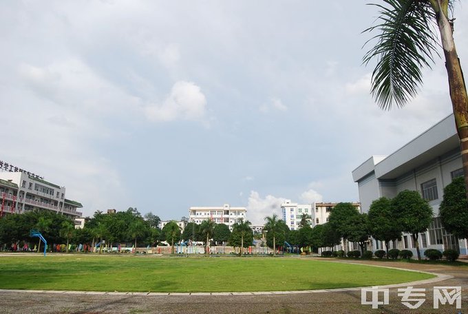 广西交通技师学院（广西交通高级技工学校）足球场