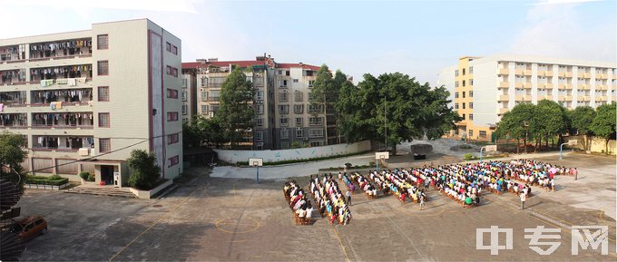 广西柳州化工技工学校篮球场