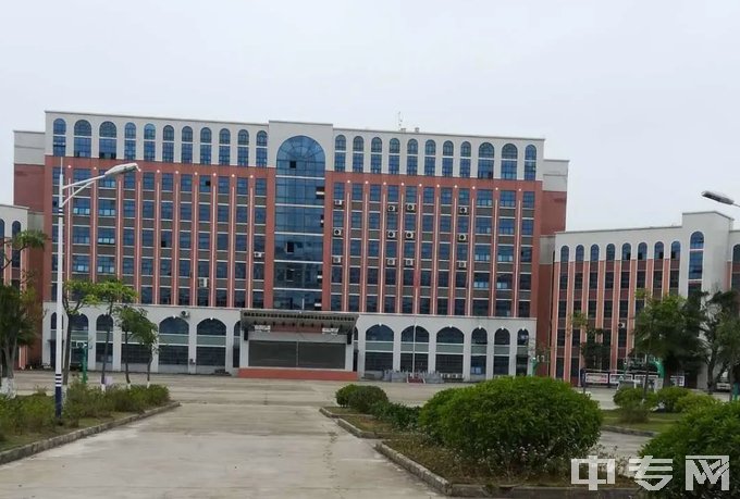 梧州市第二职业中等专业学校综合楼