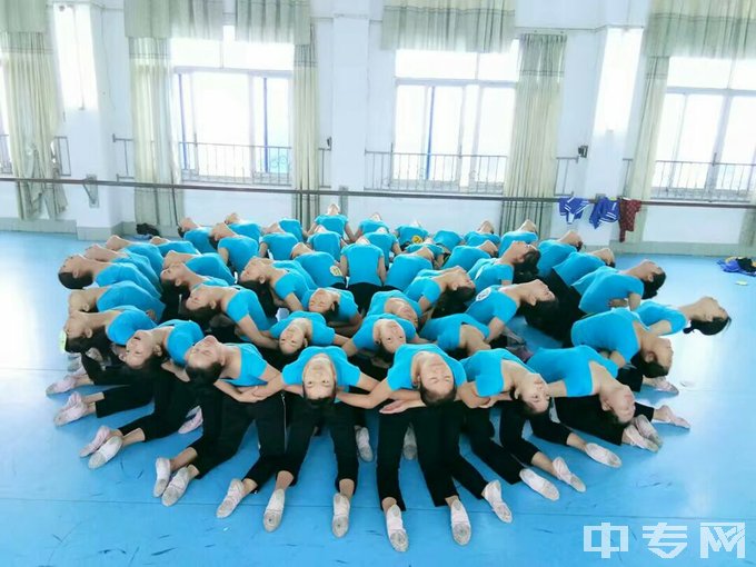 广西工商技师学院（贵港分校）舞蹈队1
