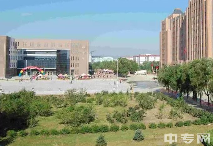 黑龙江旅游商务学校校园一景