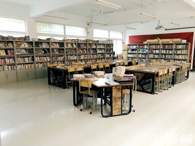 安庆松安职业技术学校图书馆