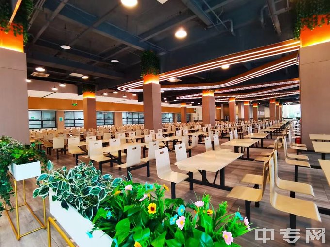 湖南华科技工学校食堂