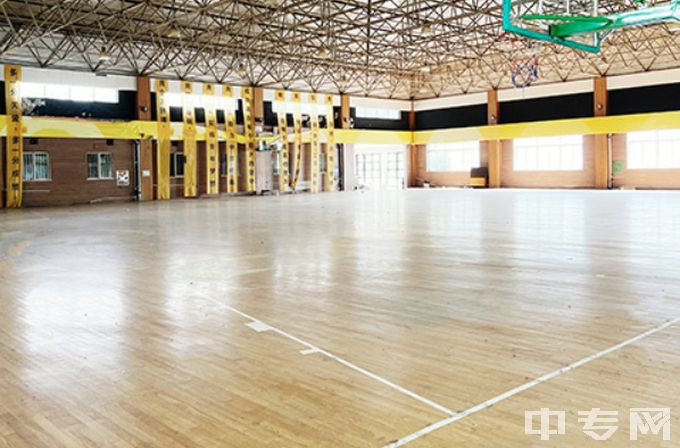 沈阳市菁华商业管理学校篮球场