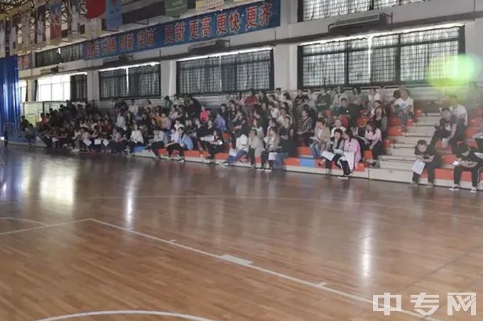 中国篮协阜新篮球学校球场