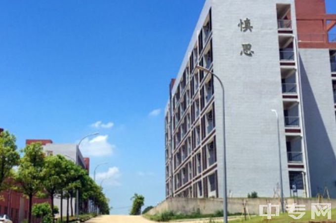 江西洪州职业学院中专五年制校园风景