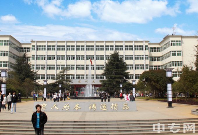 江西信息应用职业技术学院中专五年制教学楼