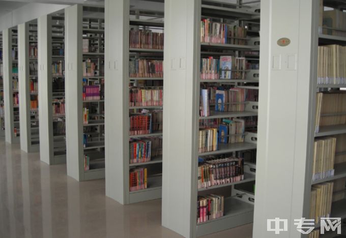扬州生活科技学校图书馆