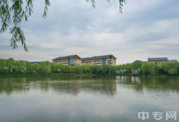 杭州市第四机械技工学校校园湖
