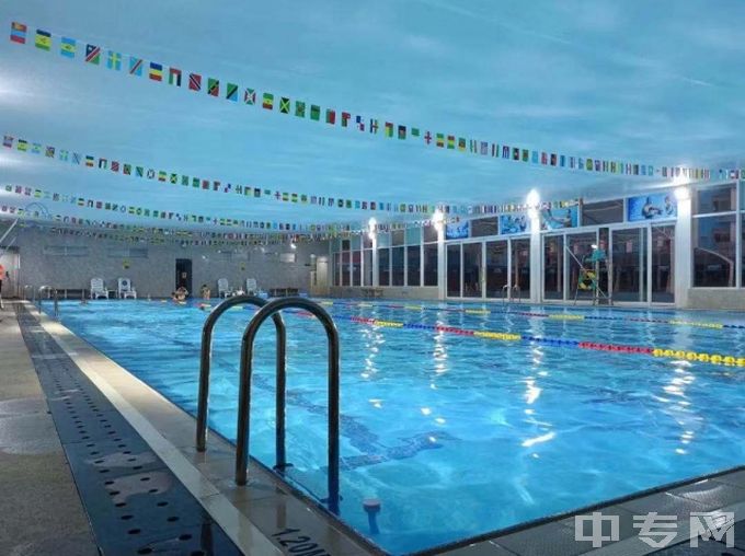 惠州市理工职业技术学校游泳馆