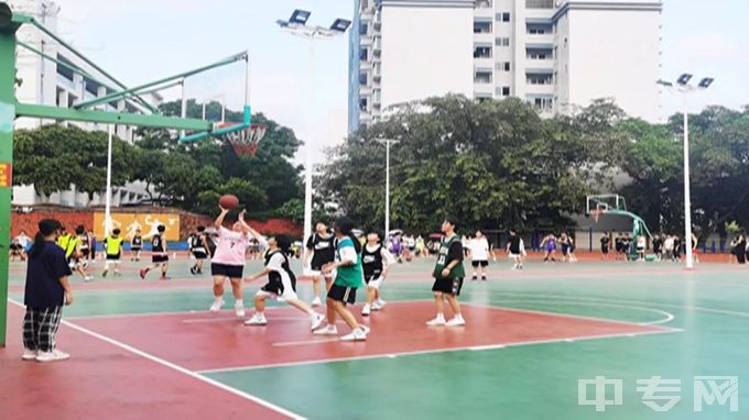 阳江市卫生学校篮球场
