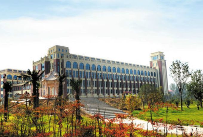 郑州工业应用技术学院校园