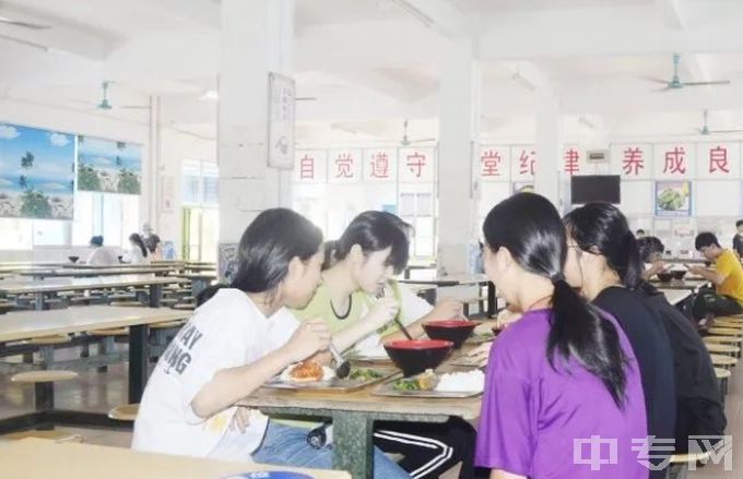 吴川市职业高级中学食堂