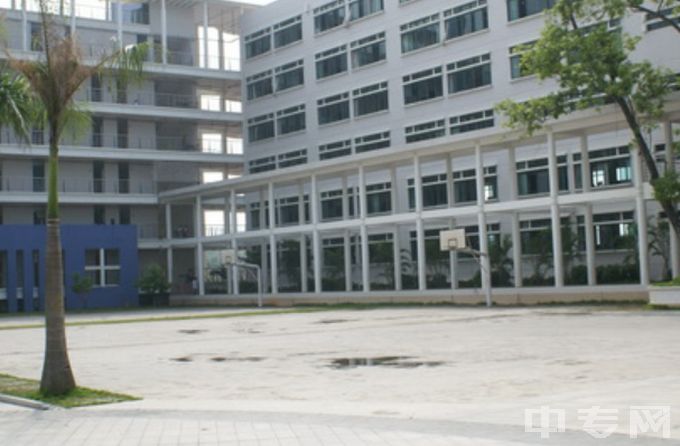 广东省技师学院教学楼环境