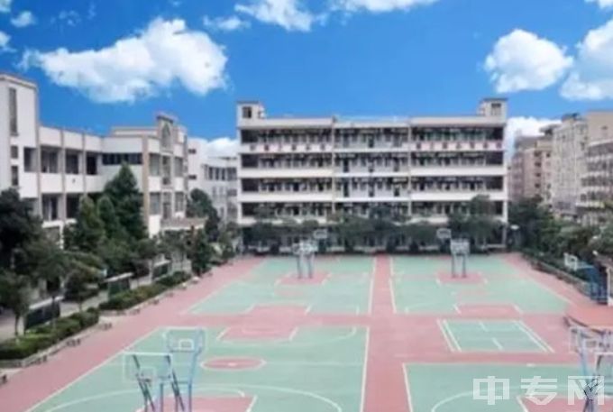 东莞联合高级技工学校篮球场