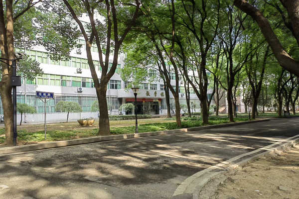 武纺学校环境.jpg