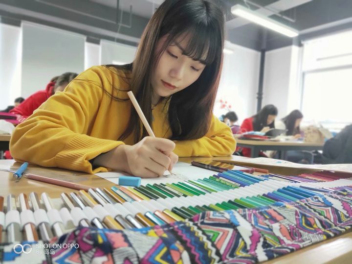 成都方兴服装学校服装艺术设计全能培训班