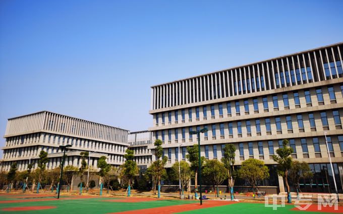 湖南汽车工程职业学院-信息大楼