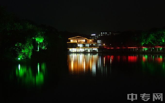 南京工业大学-夜景