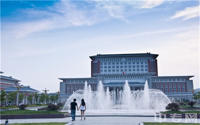 滁州职业技术学院-行政楼
